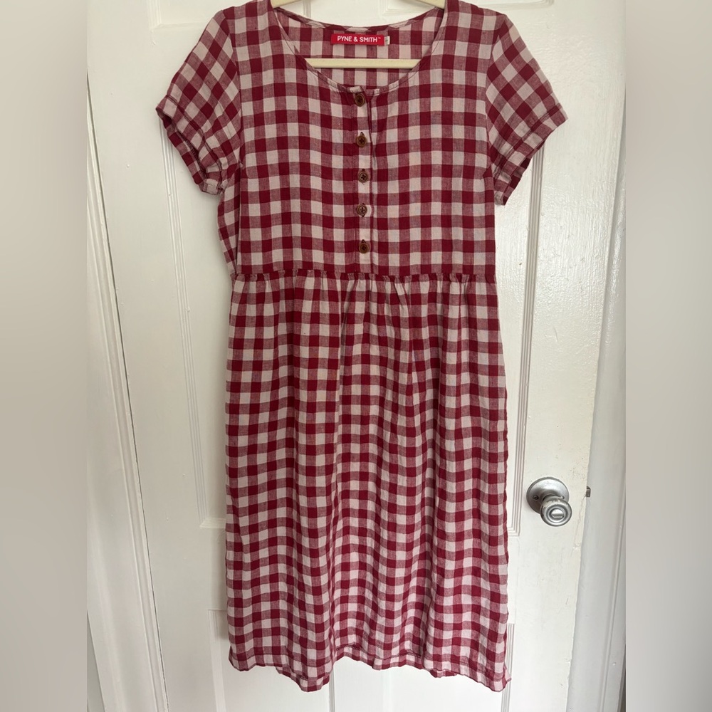 Pyne & Smith No. 11 in St. Helier Red Check Size Small
